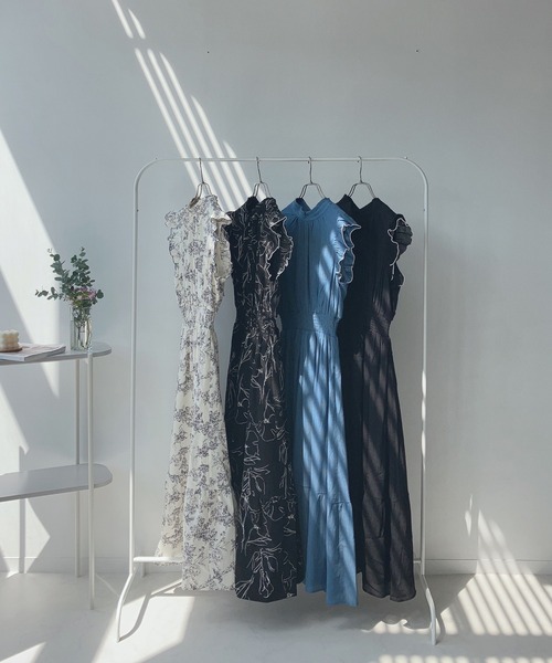 AS KNOW AS plus（アズノゥアズプラス）の「〇前後2WAYノースリーブティアードワンピース（ワンピース・レディース・アイボリー系/ブラック系/ブルー/ブラック/グレイッシュベージュ/イエロー系/ピンク系/ブラック系その他/オフホワイト・FREE）」の13枚目の写真