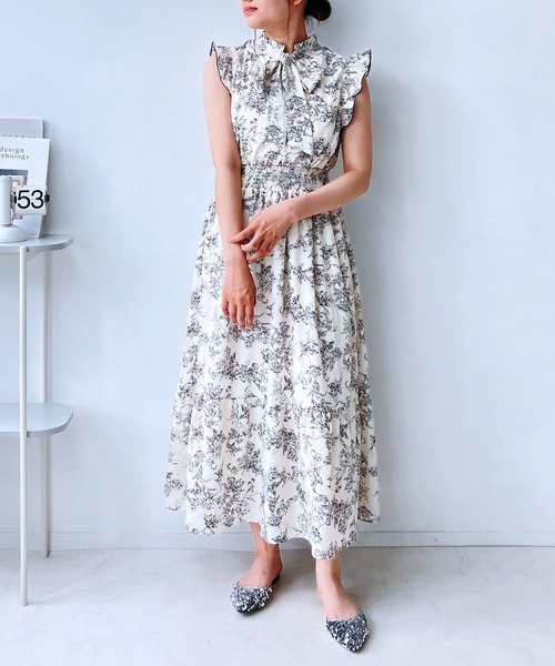 AS KNOW AS plus(アズノゥアズプラス)の「〇前後2WAYノースリーブティアードワンピース(ワンピース・レディース・アイボリー系/ブラック系/ブルー/ブラック/グレイッシュベージュ/イエロー系/ピンク系/ブラック系その他/オフホワイト/アイボリー系1・FREE)」の16枚目の写真
