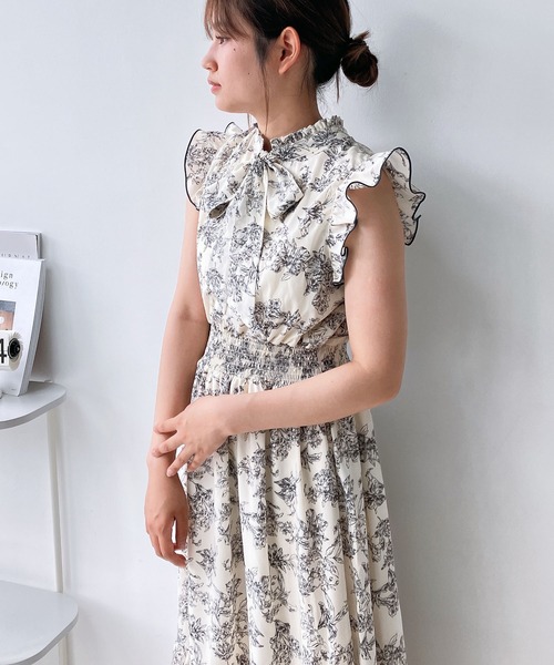 AS KNOW AS plus(アズノゥアズプラス)の「〇前後2WAYノースリーブティアードワンピース(ワンピース・レディース・アイボリー系/ブラック系/ブルー/ブラック/グレイッシュベージュ/イエロー系/ピンク系/ブラック系その他/オフホワイト/アイボリー系1・FREE)」の19枚目の写真
