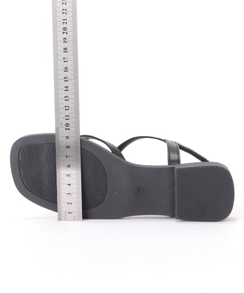 【新品未使用】WANDERUNG ワンデルング レザートングサンダル　ブラック WANDERUNG（ワンデルング）の「WANDERUNG leather thong sandals