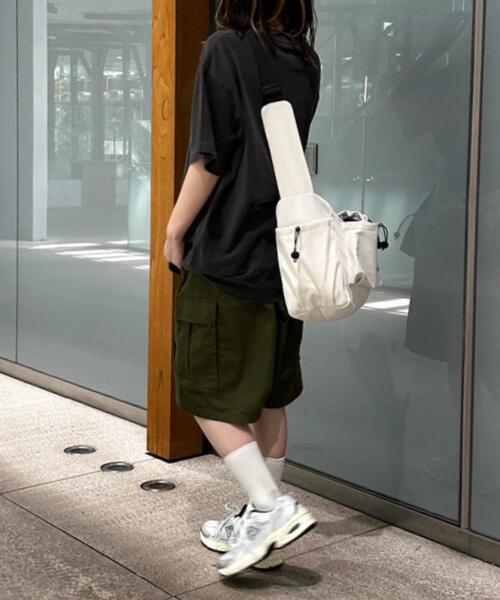 WEGO（ウィゴー）の「WEGO/【一部店限定】ドロストポケットデザインショルダー（ショルダーバッグ・レディース・ブラック/グレー/ホワイト・FREE）」の7枚目の写真