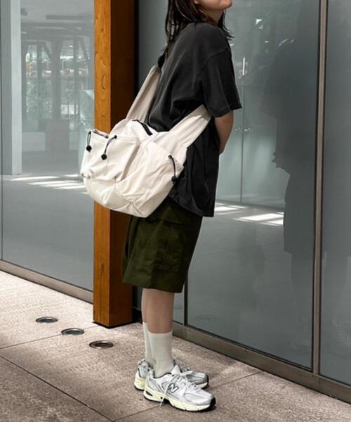 WEGO（ウィゴー）の「WEGO/【一部店限定】ドロストポケットデザインショルダー（ショルダーバッグ・レディース・ブラック/グレー/ホワイト・FREE）」の14枚目の写真