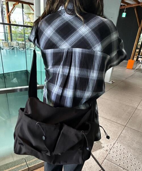 WEGO（ウィゴー）の「WEGO/【一部店限定】ドロストポケットデザインショルダー（ショルダーバッグ・レディース・ブラック/グレー/ホワイト・FREE）」の12枚目の写真