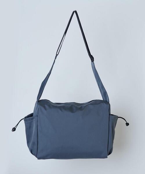 WEGO（ウィゴー）の「WEGO/【一部店限定】ドロストポケットデザインショルダー（ショルダーバッグ・レディース・ブラック/グレー/ホワイト・FREE）」の5枚目の写真