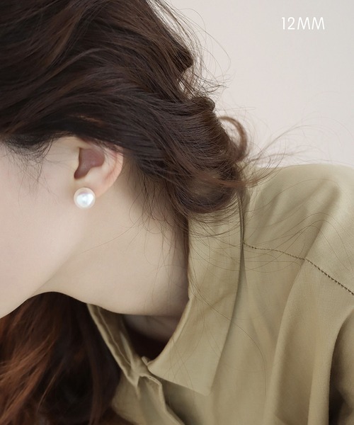LA VORAGINE（ラ ヴォラジネ）の「アレルギー対応エコパールピアス（ピアス（両耳用）・レディース・ホワイト・S/M/L/XL/XX-LARGE）」の2枚目の写真