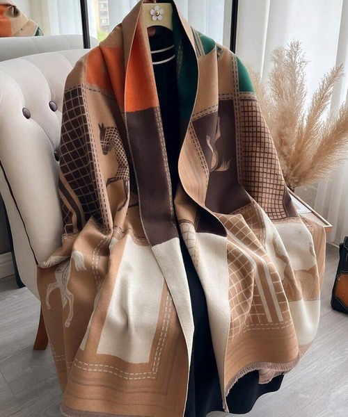 NOLITA LABORATORY(ノリータラボラトリー)の「【 NOLITA / ノリータ 】 大判 ジオメトリック ストール(ストール/ショール・レディース・ベージュ/オレンジ/ブラック/ブルー/ブラック系その他/ブラック系その他2/レッド/ブラック系その他3/ピンク/ブラック系その他4/グリーン/ブラウン/グレー/ブラウン系その他/テラコッタ/サックスブルー/ライトブラウン/ブラック系その他5/ブラウン系その他2/アイボリー/パープル/ブラック系その他6/グレー系その他/ナチュラル/ストーン/エメラルド・ONE SIZE/フリー)」の13枚目の写真