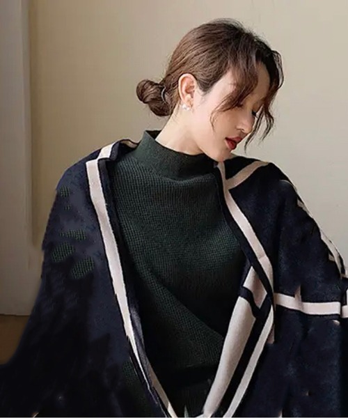 NOLITA LABORATORY(ノリータラボラトリー)の「【 NOLITA / ノリータ 】 大判 ジオメトリック ストール(ストール/ショール・レディース・ベージュ/オレンジ/ブラック/ブルー/ブラック系その他/ブラック系その他2/レッド/ブラック系その他3/ピンク/ブラック系その他4/グリーン/ブラウン/グレー/ブラウン系その他/テラコッタ/サックスブルー/ライトブラウン/ブラック系その他5/ブラウン系その他2/アイボリー/パープル/ブラック系その他6/グレー系その他/ナチュラル/ストーン/エメラルド・ONE SIZE/フリー)」の6枚目の写真