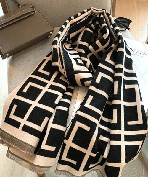 NOLITA LABORATORY(ノリータラボラトリー)の「【 NOLITA / ノリータ 】 大判 ジオメトリック ストール(ストール/ショール・レディース・ベージュ/オレンジ/ブラック/ブルー/ブラック系その他/ブラック系その他2/レッド/ブラック系その他3/ピンク/ブラック系その他4/グリーン/ブラウン/グレー/ブラウン系その他/テラコッタ/サックスブルー/ライトブラウン/ブラック系その他5/ブラウン系その他2/アイボリー/パープル/ブラック系その他6/グレー系その他/ナチュラル/ストーン/エメラルド・ONE SIZE/フリー)」の9枚目の写真
