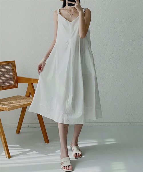 MAISON DE THERESE(メゾン ド テレーズ)の「前後Vネック白キャミワンピース ビーチ リゾート(ワンピース・レディース・ホワイト・M)」の11枚目の写真