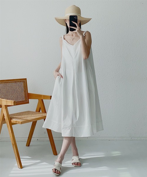 MAISON DE THERESE(メゾン ド テレーズ)の「前後Vネック白キャミワンピース ビーチ リゾート(ワンピース・レディース・ホワイト・M)」の12枚目の写真