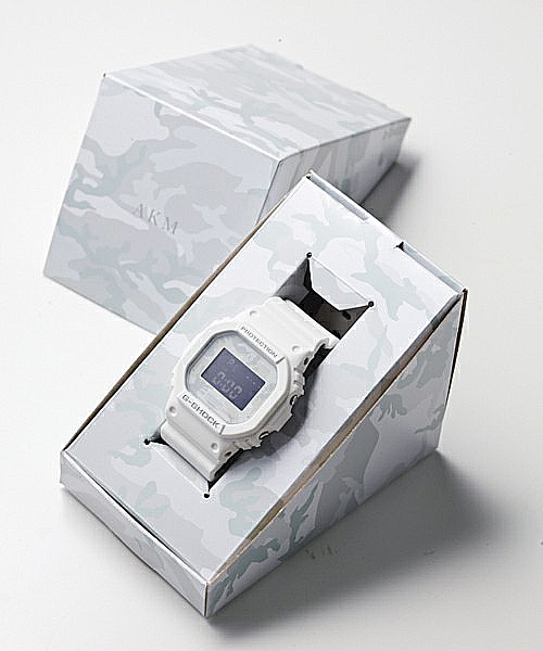 gshock AKM コラボ dw5600 AKM（エイケイエム）の「AKM×G-SHOCK DW-5600/エイケイエム