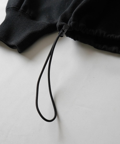 Labordi（ラボード）の「裏起毛 ドロスト ワンポイント刺繍ロゴ ビッグシルエットプルオーバースウェット ユニセックス（スウェット・メンズ・グリーン/チャコールグレー/ブラック/ベージュ/グレー/ネイビー・L/XL/M）」の21枚目の写真