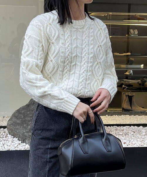 fredy emue（フレディエミュ）の「パール付きケーブルプルオーバーニット（ニット/セーター・レディース・オフホワイト/グレー/ネイビー・38）」の15枚目の写真