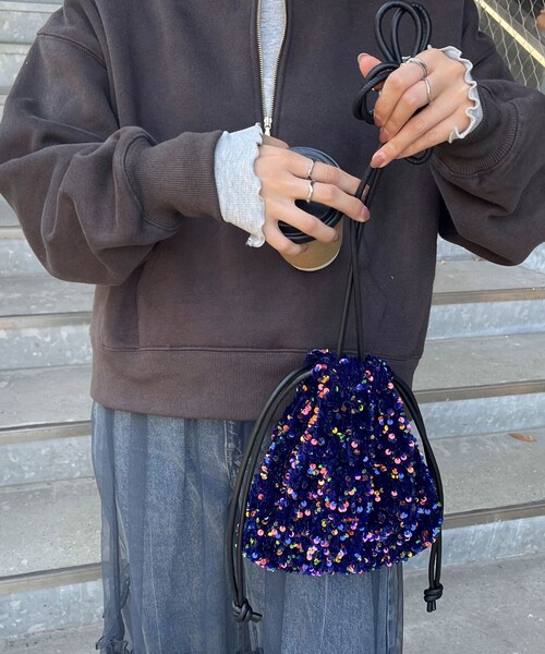 fredy emue(フレディエミュ)の「ベロアスパンコール巾着ショルダーバッグ(ショルダーバッグ・レディース・グレー/ブラック/ネイビー・FREE)」の15枚目の写真