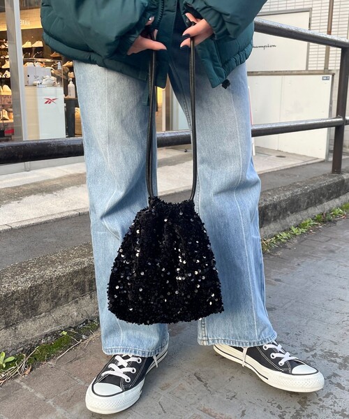 fredy emue(フレディエミュ)の「ベロアスパンコール巾着ショルダーバッグ(ショルダーバッグ・レディース・グレー/ブラック/ネイビー・FREE)」の6枚目の写真