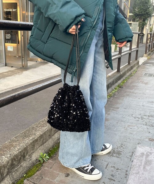 fredy emue(フレディエミュ)の「ベロアスパンコール巾着ショルダーバッグ(ショルダーバッグ・レディース・グレー/ブラック/ネイビー・FREE)」の8枚目の写真