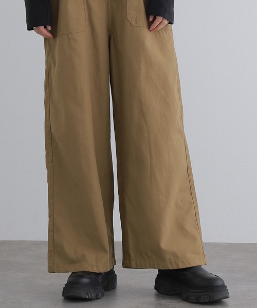 ElegChic(エレグシック)の「ベイカーワイドサロペットパンツ(サロペット/オーバーオール・レディース・カーキ/ブラック/ベージュ・XL/3L/4L/L/M)」の19枚目の写真