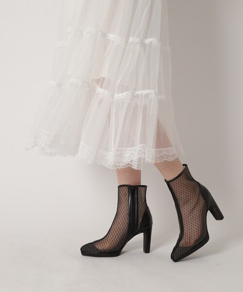 ESPERANZA(エスペランサ)の「アーモンドトゥチュールブーツ 24SS(ブーツ・レディース・ブラック系8/アイボリー系8・M/L/LL/S)」の4枚目の写真