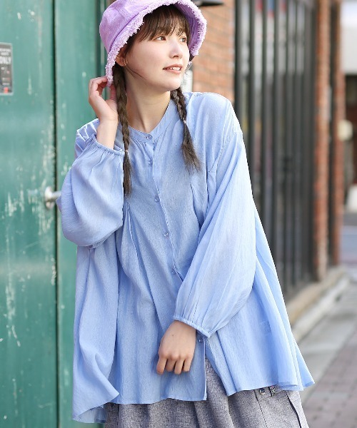 チチカカ(チチカカ)の「タックチュニックブラウス【大きいサイズ】(シャツ/ブラウス・レディース・ブルー/ネイビー/ベージュ・3L)」の3枚目の写真