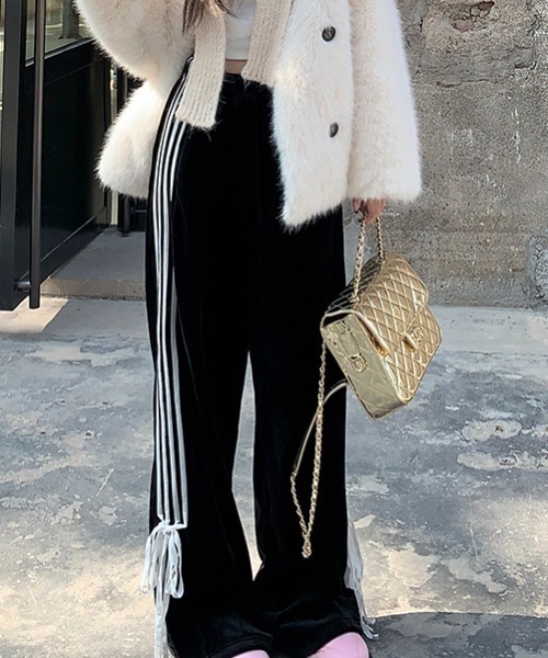 Vipoa（ヴィポア）の「ベロアサイドリボントラックパンツ（その他パンツ・レディース・チャコールグレー/ピンク/ブルー/ブラック・FREE）」の6枚目の写真