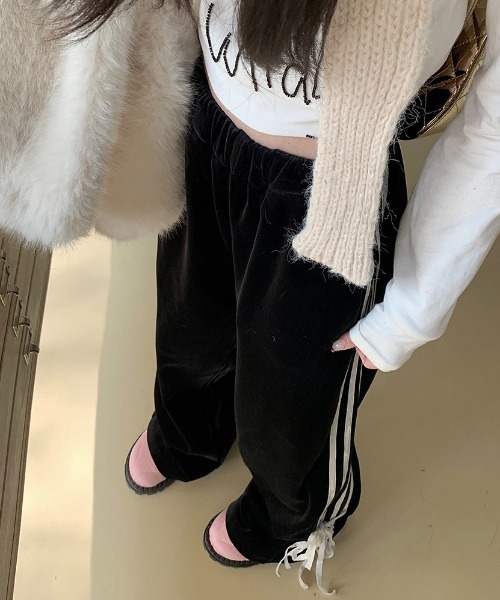 Vipoa（ヴィポア）の「ベロアサイドリボントラックパンツ（その他パンツ・レディース・チャコールグレー/ピンク/ブルー/ブラック・FREE）」の8枚目の写真