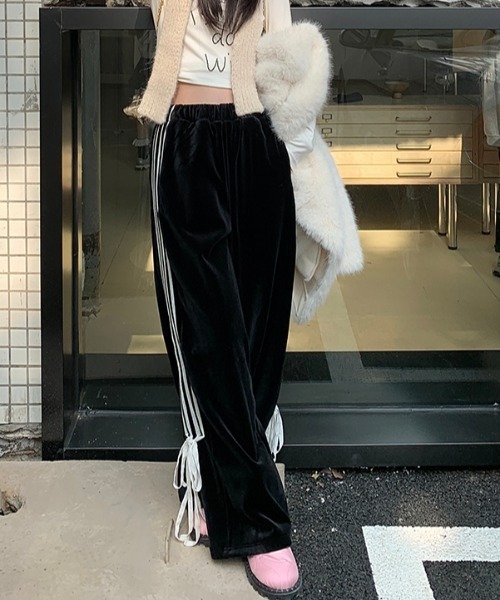 Vipoa（ヴィポア）の「ベロアサイドリボントラックパンツ（その他