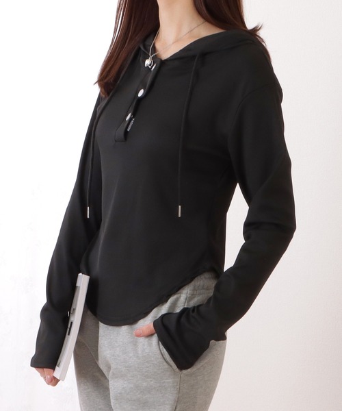 Lace Ladies(レースレディース)の「ヘンリーネック フーデット ラウンド裾 コンパクト プルオーバー(Tシャツ/カットソー・レディース・ベージュ/ブラック/ホワイト・M/XL/S)」の6枚目の写真