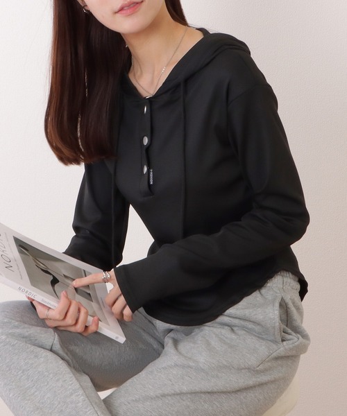 Lace Ladies(レースレディース)の「ヘンリーネック フーデット ラウンド裾 コンパクト プルオーバー(Tシャツ/カットソー・レディース・ベージュ/ブラック/ホワイト・M/XL/S)」の8枚目の写真