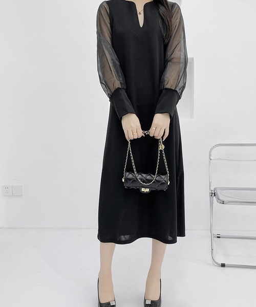 Grandeir（グランディール）の「サイドスリットシースルー袖ワンピース（ワンピース・レディース・ベージュ/ブラック・M）」の3枚目の写真