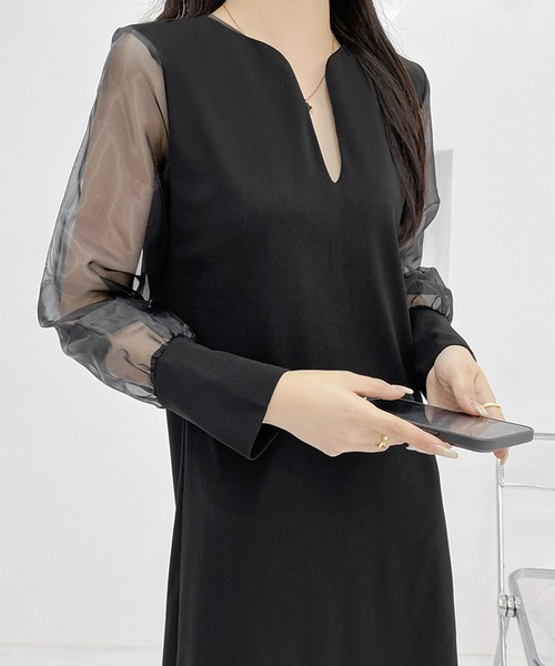 Grandeir（グランディール）の「サイドスリットシースルー袖ワンピース（ワンピース・レディース・ベージュ/ブラック・M）」の6枚目の写真