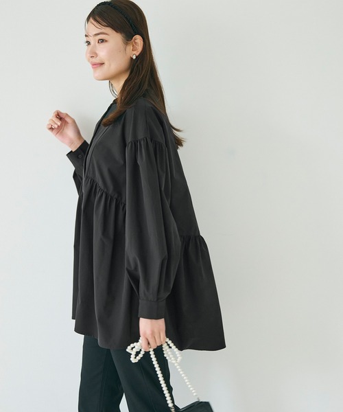 coca(coca)(コカ)の「ギャザーフレアーブラウス/吸汗速乾/ストレッチ(シャツ/ブラウス・レディース・ネイビー/ブラック・M/L)」の4枚目の写真