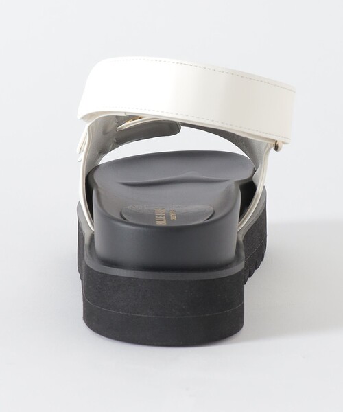 BLUE LABEL CRESTBRIDGE（ブルーレーベルクレストブリッジ）の「ベルトサンダル（サンダル・レディース・オフホワイト/ブラック・M/S）」の3枚目の写真