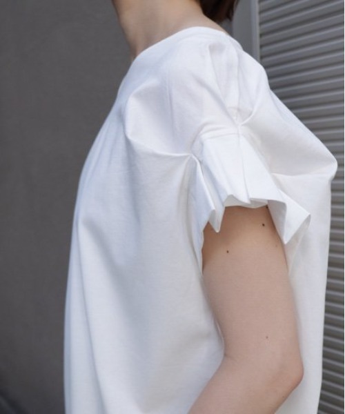 PREFERIR（プレフェリール）の「袖タック 半袖Tシャツ（Tシャツ/カットソー・レディース・ネイビー/ブラック/ホワイト・LARGE/MEDIUM）」の6枚目の写真