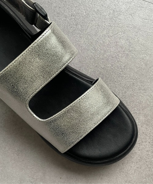 Thevon(ゼボン)の「厚底ベルトサンダル(サンダル・レディース・ブラック/シルバー・L/M/S)」の14枚目の写真