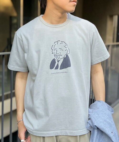 BARNS OUTFITTERS（バーンズアウトフィッターズ）の「【BARNS OUTFITTERS/バーンズアウトフィッターズ】別注 TUBE Tシャツ learn from yesterday（Tシャツ/カットソー・メンズ・ピンク/グレイッシュベージュ/ホワイト/チャコールグレー・M/S/L）」の3枚目の写真