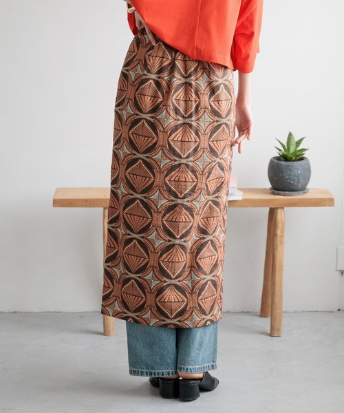 LOWRYS FARM(ローリーズファーム)の「バティックガラタイトスカート 122028(スカート・レディース・ブラウン/ネイビー・FREE)」の9枚目の写真