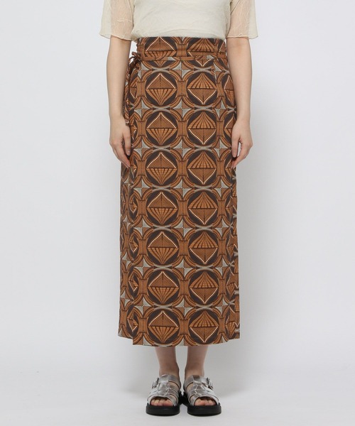 LOWRYS FARM(ローリーズファーム)の「バティックガラタイトスカート 122028(スカート・レディース・ブラウン/ネイビー・FREE)」の7枚目の写真