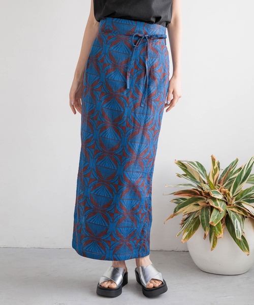 LOWRYS FARM(ローリーズファーム)の「バティックガラタイトスカート 122028(スカート・レディース・ブラウン/ネイビー・FREE)」の18枚目の写真