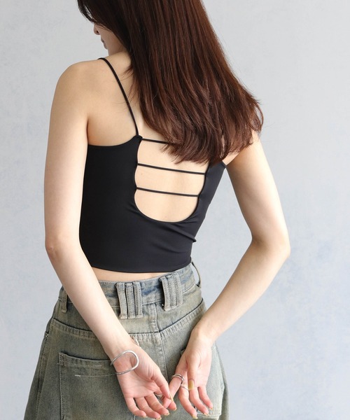 cheriella(シェリエラ)の「【cheriella】バックデザインストラップキャミソール BACK DESIGN STRAP CAMISOLE(キャミソール・レディース・オフホワイト/グレー/ブラック・FREE)」の2枚目の写真