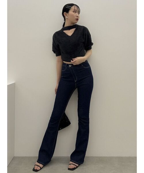 dazzlin(ダズリン)の「デニムフレアパンツ(デニムパンツ・レディース・インディゴブルー/ブラック/ブルー・MEDIUM/SMALL)」の5枚目の写真