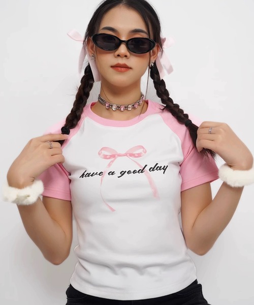 A'GEM9(エージェムナイン)の「A'GEM/9 × .kom 『CORYSTUDIO/コリースタジオ』リボンラグランカットソー(Tシャツ/カットソー・レディース・ピンク・FREE)」の2枚目の写真
