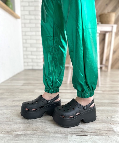 LUGG NAGG(ラグナグ)の「【厚底】ラバークロッグサンダル【ベルト稼働】(サンダル・レディース・ホワイト/ブラック/ベージュ・M/L)」の8枚目の写真