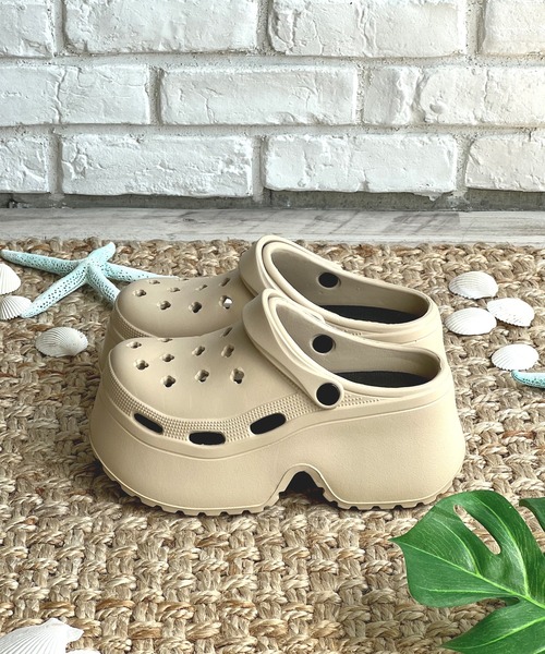 LUGG NAGG(ラグナグ)の「【厚底】ラバークロッグサンダル【ベルト稼働】(サンダル・レディース・ホワイト/ブラック/ベージュ・M/L)」の17枚目の写真