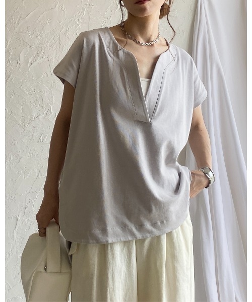 She's Closet(シーズクローゼット)の「綿コットン100%深Vネック/キーネック無地半袖Tシャツ(Tシャツ/カットソー・レディース・ブラック/アイボリー/グレー・FREE)」の17枚目の写真
