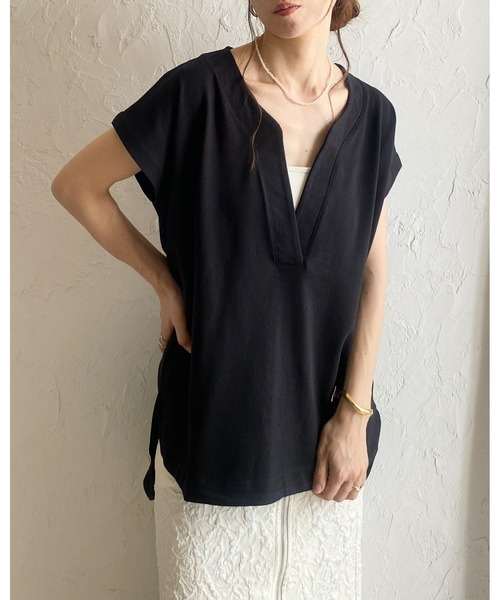 She's Closet(シーズクローゼット)の「綿コットン100%深Vネック/キーネック無地半袖Tシャツ(Tシャツ/カットソー・レディース・ブラック/アイボリー/グレー・FREE)」の5枚目の写真