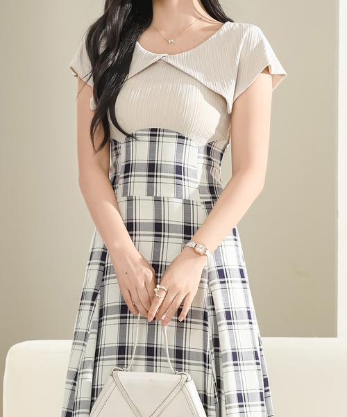 Lace Ladies(レースレディース)の「ビッグカラー チェック柄 ハイウエスト ドッキング ワンピース(ワンピース・レディース・アイボリー/ブラック/グレー・FREE/S)」の15枚目の写真