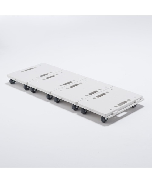 無印良品（ムジルシリョウヒン）の「縦にも横にも連結できる再生ポリプロピレン入り平台車　約幅２７．５×奥行４１×高さ７．５ｃｍ（収納グッズ・メンズ・ライトグレー系・FREE）」の7枚目の写真