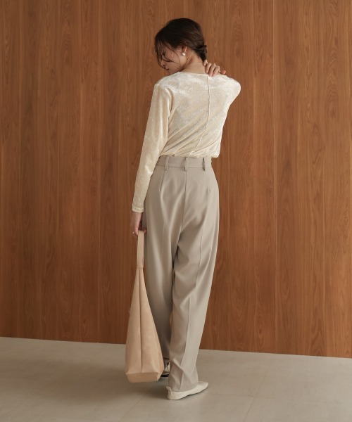 Bab（バブ）の「シアーベロアベーシックトップス（Tシャツ/カットソー・レディース・ベージュ/ライトグレー/グリーン/アイボリー/ブラック・FREE）」の12枚目の写真