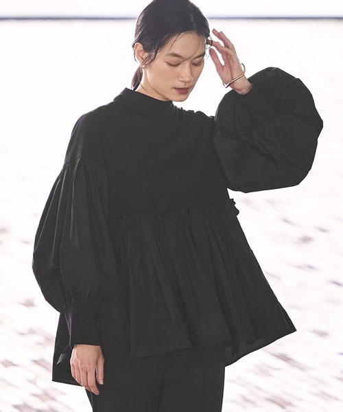 ブラウス シャツ 洗える ｜ 異素材 フリル ペプラム ボリュースリーブ TOPS ｜ 長袖 トップス 二の腕カバー 体型カバー 袖ボリューム オフィ 洗える ｜ 異素材 フリル ペプラム ボリュースリーブ TOPS