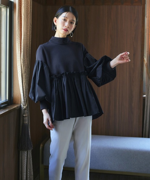 洗える ｜ 異素材 フリル ペプラム ボリュースリーブ TOPS ｜ 長袖 トップス 二の腕カバー 体型カバー 袖ボリューム オフィスカジュアル 通勤服 華やか ブラウス（シャツ/ブラウス）｜RUIRUE BOUTIQUE（ルイルエブティック）